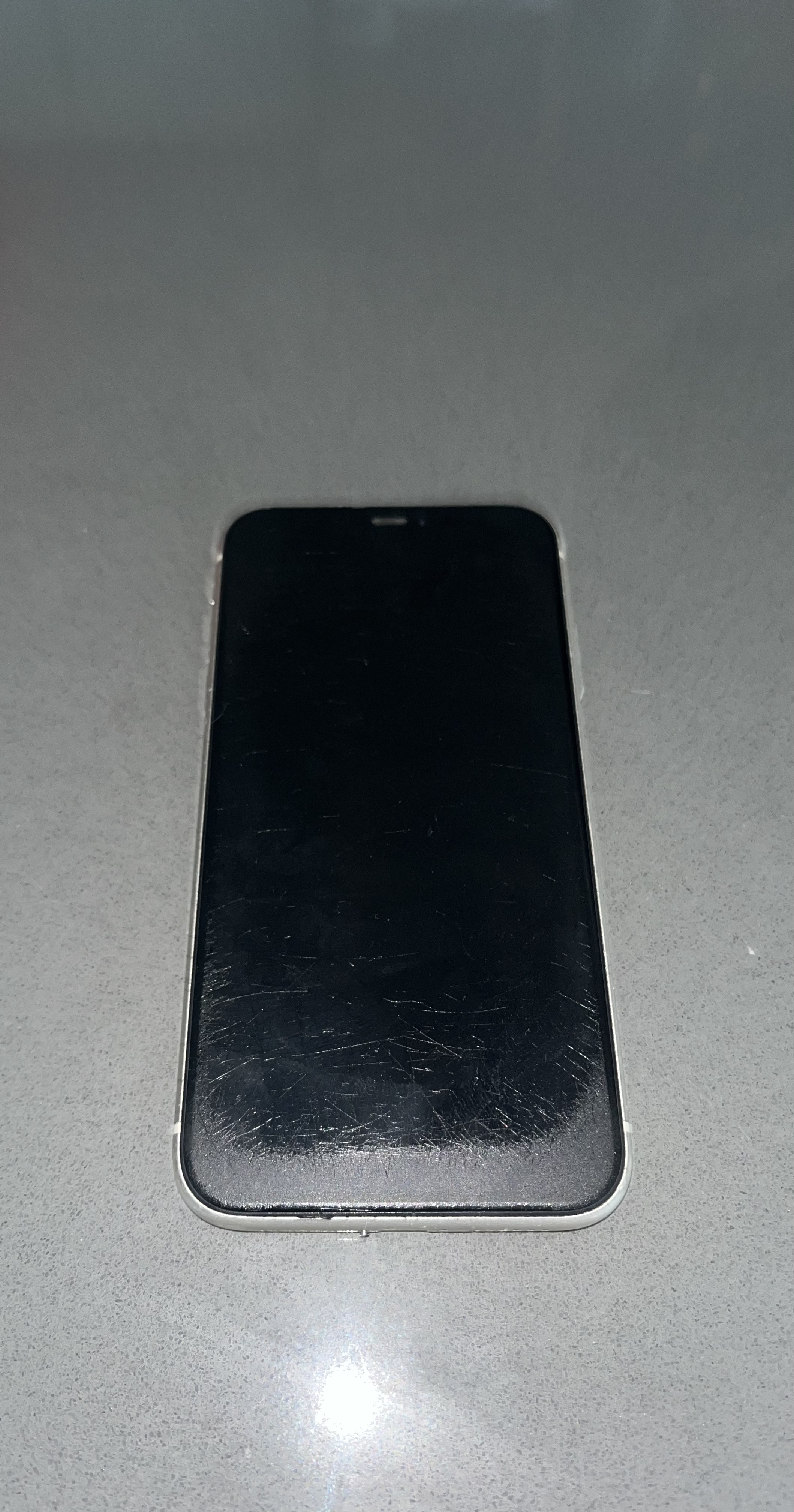 Huddy Mobile iPhone Repair Miami - Professional Workspace